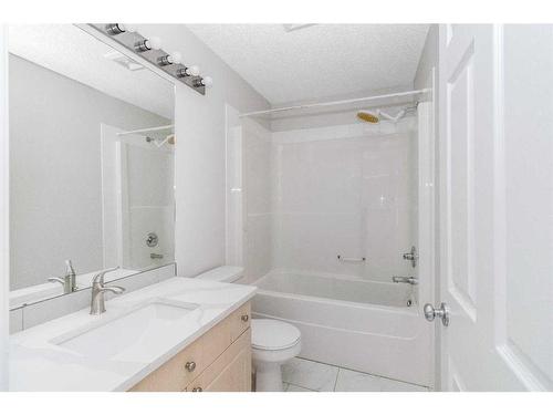 129 Cinnamon Street, Fort Mcmurray, AB - Indoor Photo Showing Bathroom