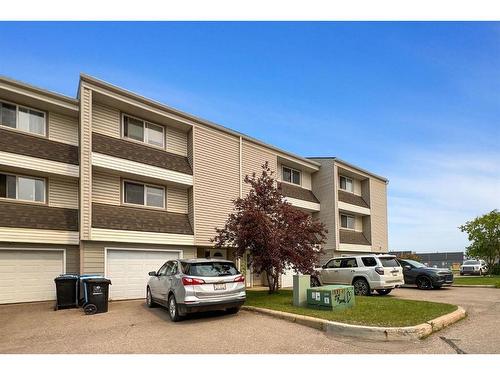 4-400 Silin Forest Road, Fort Mcmurray, AB - Outdoor