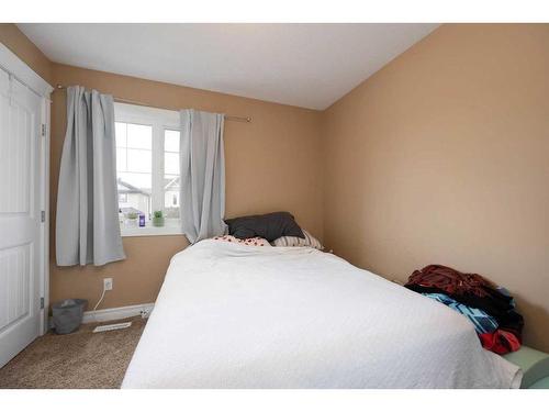 101 Huberman Way, Fort Mcmurray, AB - Indoor Photo Showing Bedroom