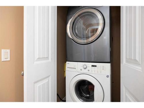 101 Huberman Way, Fort Mcmurray, AB - Indoor Photo Showing Laundry Room