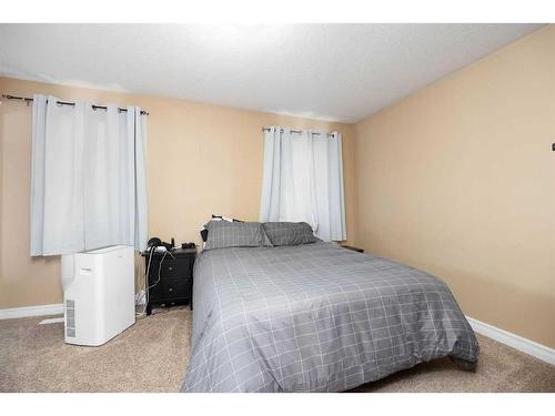 101 Huberman Way, Fort Mcmurray, AB - Indoor Photo Showing Bedroom