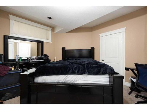 101 Huberman Way, Fort Mcmurray, AB - Indoor Photo Showing Bedroom