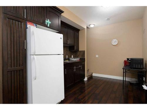 101 Huberman Way, Fort Mcmurray, AB - Indoor Photo Showing Kitchen