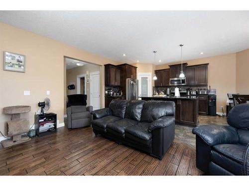 101 Huberman Way, Fort Mcmurray, AB - Indoor Photo Showing Living Room