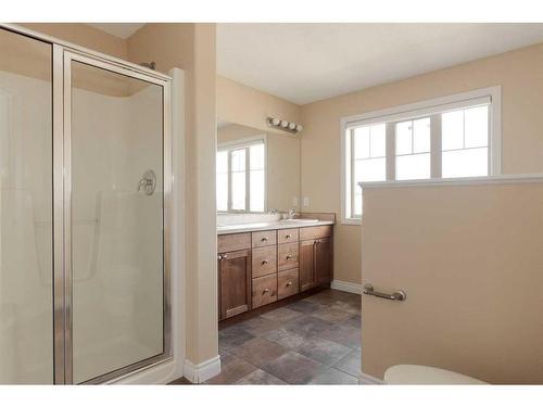 324 Falcon Drive, Fort Mcmurray, AB - Indoor Photo Showing Bathroom