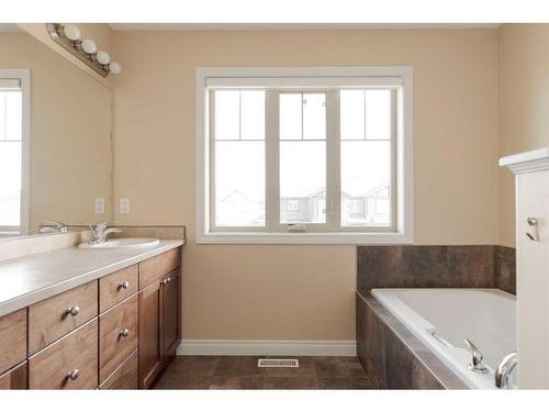 324 Falcon Drive, Fort Mcmurray, AB - Indoor Photo Showing Bathroom