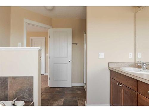 324 Falcon Drive, Fort Mcmurray, AB - Indoor Photo Showing Bathroom