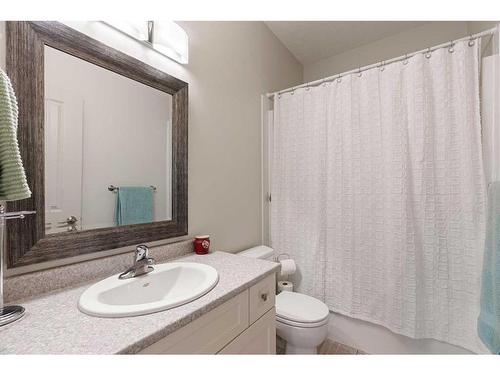 228 Beaverlodge Close, Fort Mcmurray, AB - Indoor Photo Showing Bathroom