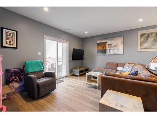 228 Beaverlodge Close, Fort Mcmurray, AB - Indoor Photo Showing Living Room