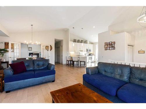 228 Beaverlodge Close, Fort Mcmurray, AB - Indoor Photo Showing Living Room