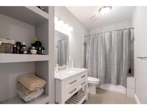 153 Crane Rise, Fort Mcmurray, AB - Indoor Photo Showing Bathroom