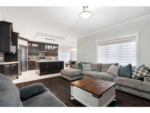 588 Heritage Drive, Fort Mcmurray, AB - Indoor Photo Showing Living Room