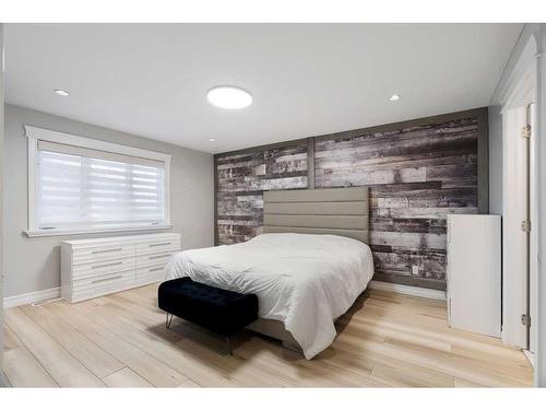 588 Heritage Drive, Fort Mcmurray, AB - Indoor Photo Showing Bedroom