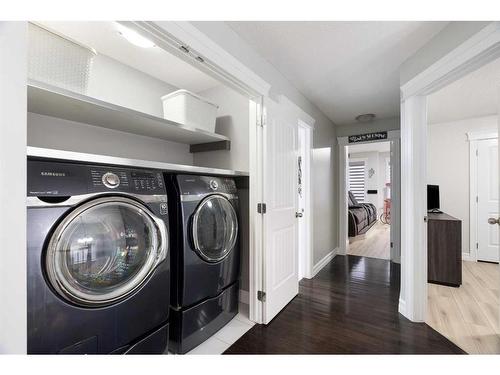 588 Heritage Drive, Fort Mcmurray, AB - Indoor Photo Showing Laundry Room