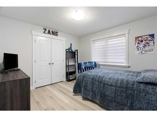 588 Heritage Drive, Fort Mcmurray, AB - Indoor Photo Showing Bedroom