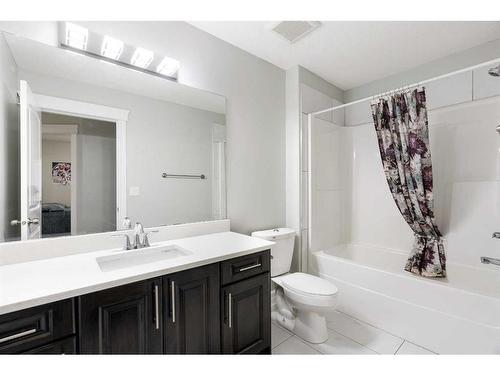 588 Heritage Drive, Fort Mcmurray, AB - Indoor Photo Showing Bathroom