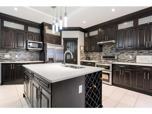 588 Heritage Drive, Fort Mcmurray, AB - Indoor Photo Showing Kitchen With Double Sink With Upgraded Kitchen