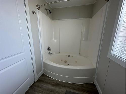 109 Hoehne Street, Fort Mcmurray, AB - Indoor Photo Showing Bathroom