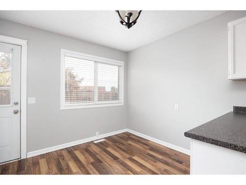 240 Windsor Drive, Fort Mcmurray, AB - Indoor Photo Showing Other Room