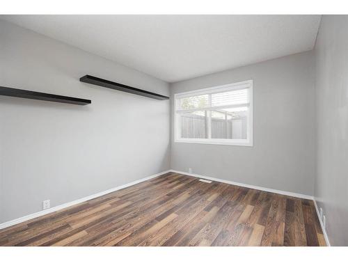 240 Windsor Drive, Fort Mcmurray, AB - Indoor Photo Showing Other Room