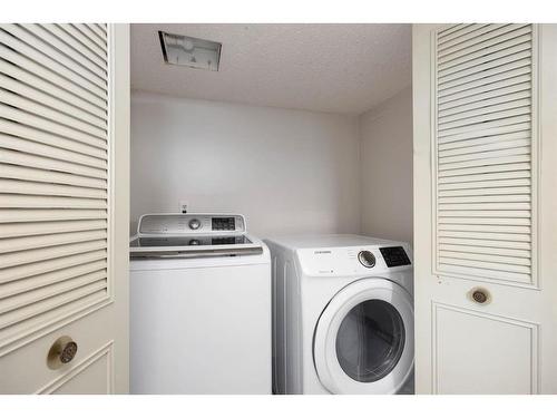 240 Windsor Drive, Fort Mcmurray, AB - Indoor Photo Showing Laundry Room