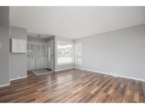 240 Windsor Drive, Fort Mcmurray, AB - Indoor Photo Showing Other Room