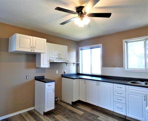 10322 104 Avenue, Lac La Biche, AB - Indoor Photo Showing Kitchen