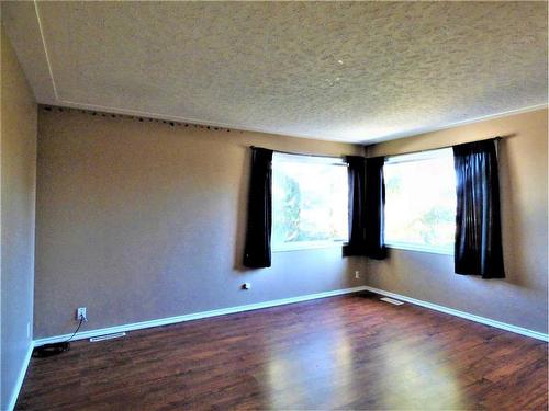 10322 104 Avenue, Lac La Biche, AB - Indoor Photo Showing Other Room