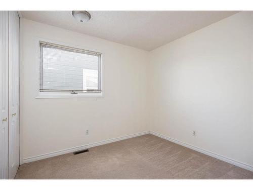 209 Brooks Place, Fort Mcmurray, AB - Indoor Photo Showing Other Room