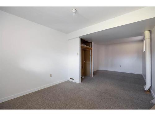 209 Brooks Place, Fort Mcmurray, AB - Indoor Photo Showing Other Room