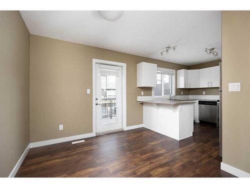 87-401 Athabasca Avenue, Fort Mcmurray, AB - Indoor Photo Showing Kitchen