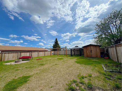 122 Leigh Crescent, Fort Mcmurray, AB - Outdoor