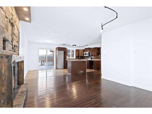 122 Leigh Crescent, Fort Mcmurray, AB - Indoor Photo Showing Kitchen