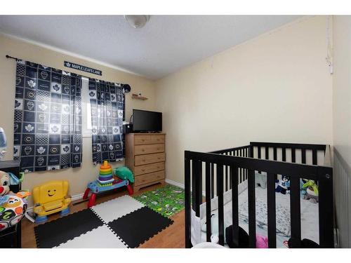 25 Fitzgerald Avenue, Fort Mcmurray, AB - Indoor Photo Showing Bedroom