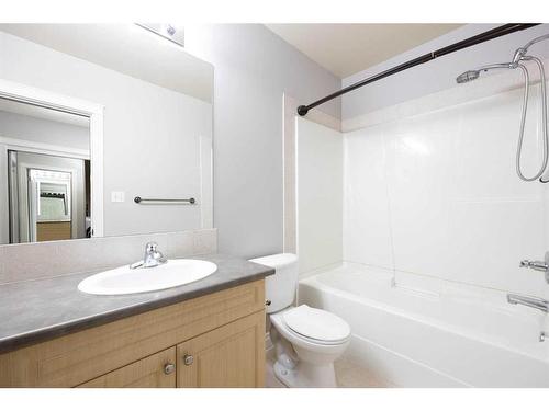 161 Robinson Lane, Fort Mcmurray, AB - Indoor Photo Showing Bathroom