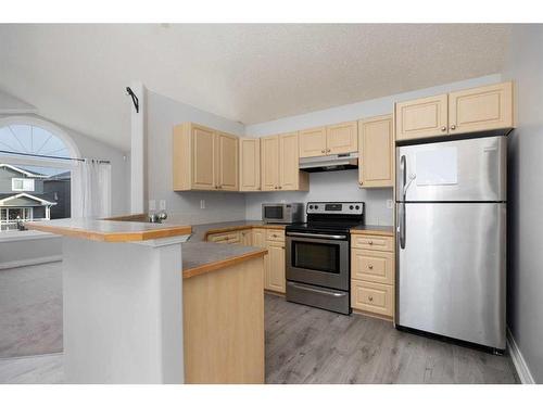 161 Robinson Lane, Fort Mcmurray, AB - Indoor Photo Showing Kitchen