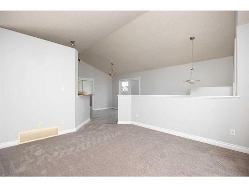 161 Robinson Lane, Fort Mcmurray, AB - Indoor Photo Showing Other Room