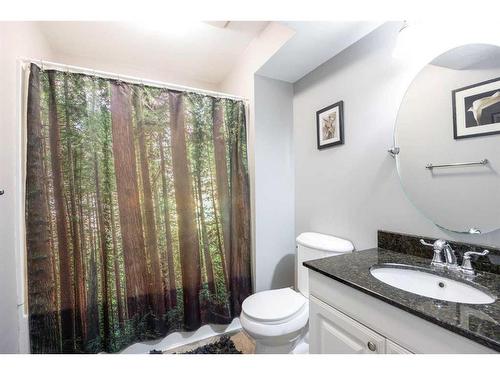 121 Berens Place, Fort Mcmurray, AB - Indoor Photo Showing Bathroom