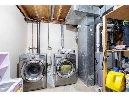 121 Berens Place, Fort Mcmurray, AB - Indoor Photo Showing Laundry Room