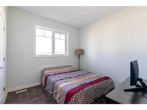 193 Beaverglen Close, Fort Mcmurray, AB - Indoor Photo Showing Bedroom