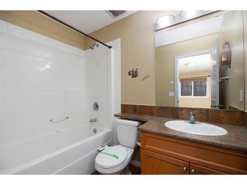 101 Sandstone Lane, Fort Mcmurray, AB - Indoor Photo Showing Bathroom