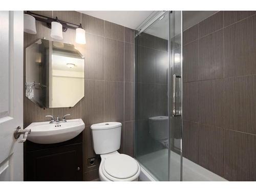 101 Sandstone Lane, Fort Mcmurray, AB - Indoor Photo Showing Bathroom