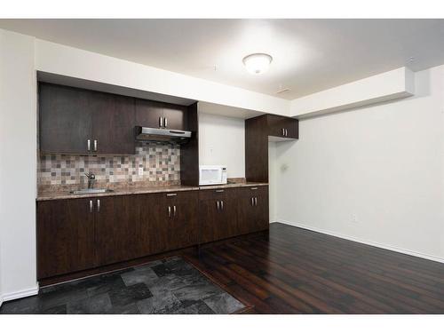 101 Sandstone Lane, Fort Mcmurray, AB - Indoor Photo Showing Kitchen