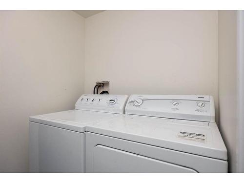 101 Sandstone Lane, Fort Mcmurray, AB - Indoor Photo Showing Laundry Room