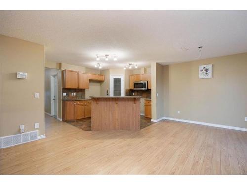 101 Sandstone Lane, Fort Mcmurray, AB - Indoor Photo Showing Kitchen