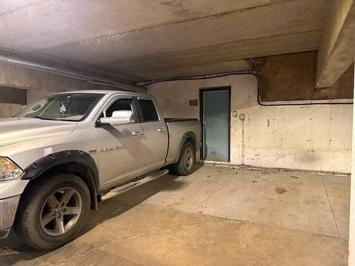 618-600 Signal Road, Fort Mcmurray, AB - Indoor Photo Showing Garage