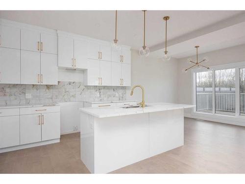 189 Warren Way, Fort Mcmurray, AB - Indoor Photo Showing Kitchen With Upgraded Kitchen