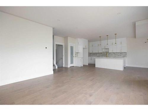 189 Warren Way, Fort Mcmurray, AB - Indoor Photo Showing Kitchen