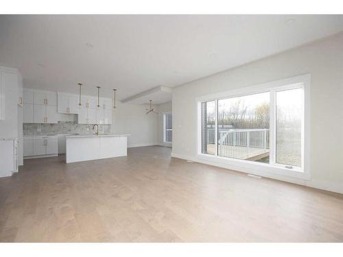 189 Warren Way, Fort Mcmurray, AB - Indoor Photo Showing Kitchen