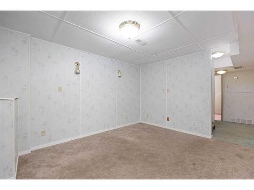 182 Wolverine Drive, Fort Mcmurray, AB - Indoor Photo Showing Other Room